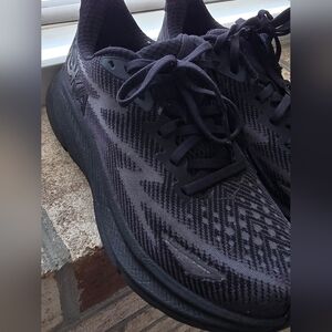 Size 7 Hoka Sneackers